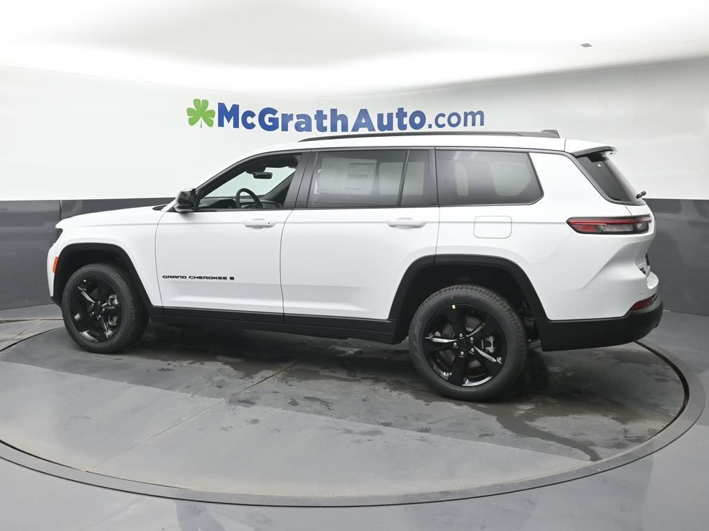 New 2026 Bright White Clear-Coat Exterior Paint Jeep Limited image 25