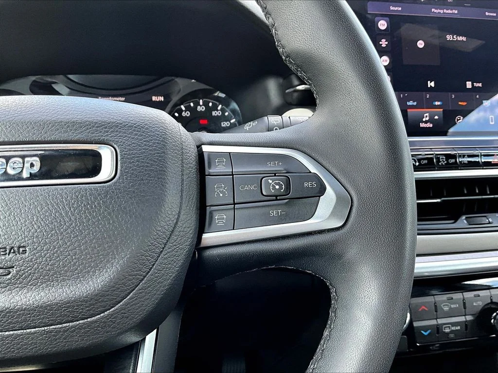 2025 Jeep Compass Limited - Photo 16