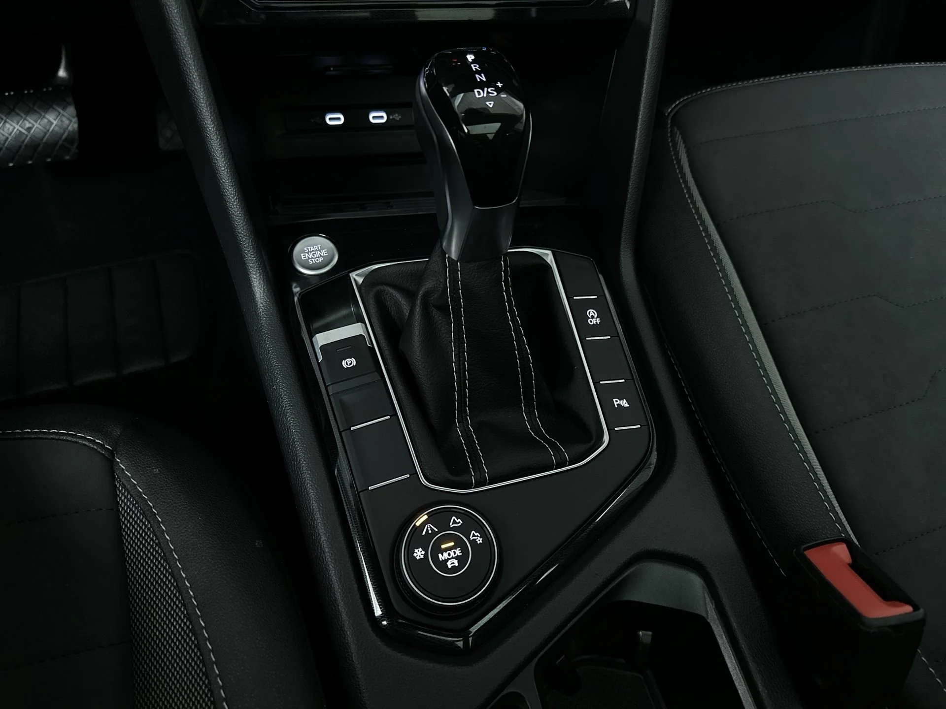 2025 Volkswagen Taos SE Black - Photo 21