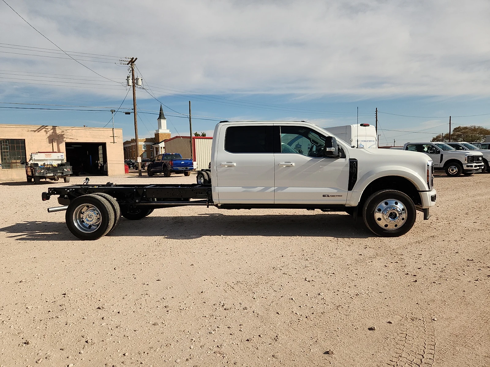 New 2027 Star White Metallic Tri-Coat Ford Platinum image 8