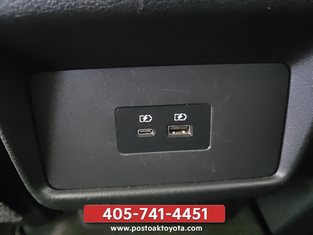 Used 2021 Gray Nissan SV image 24