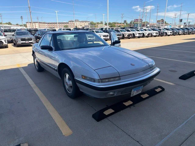 Used 1990  Buick Base image 1