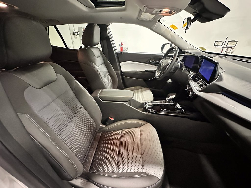 Used 2024 White Chevrolet LT image 24