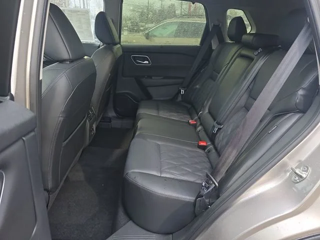 2026 Nissan Rogue Platinum - Photo 13