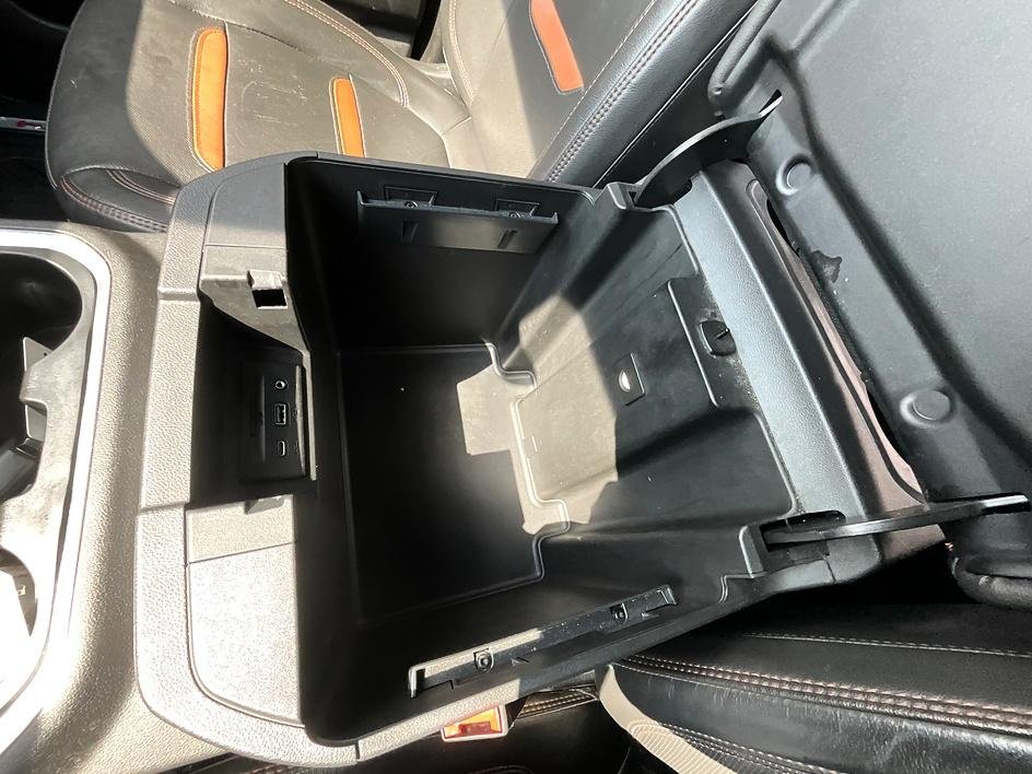 Used 2020 Black GMC AT4 image 31