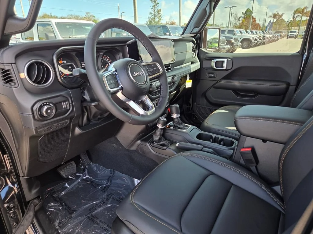 New 2026 Black Clear-Coat Exterior Paint Jeep Sahara image 14