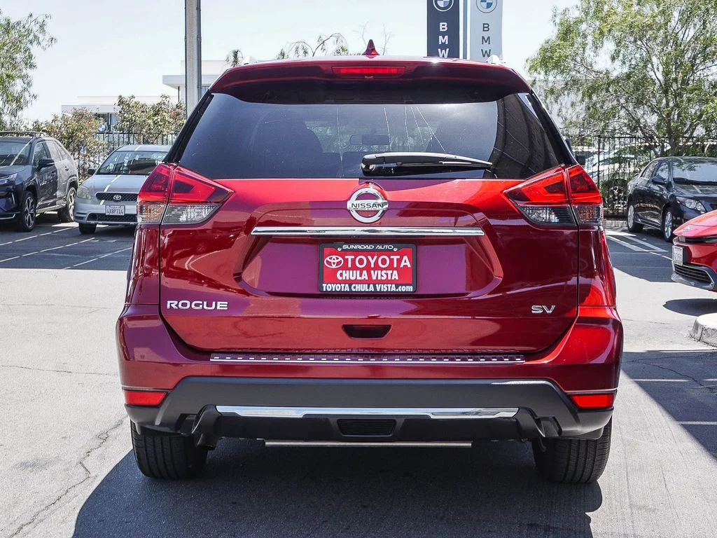 Used 2018 Red Nissan SV image 5