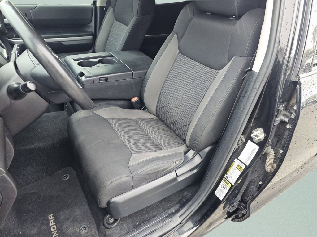 Used 2015 Black Toyota SR5 image 6