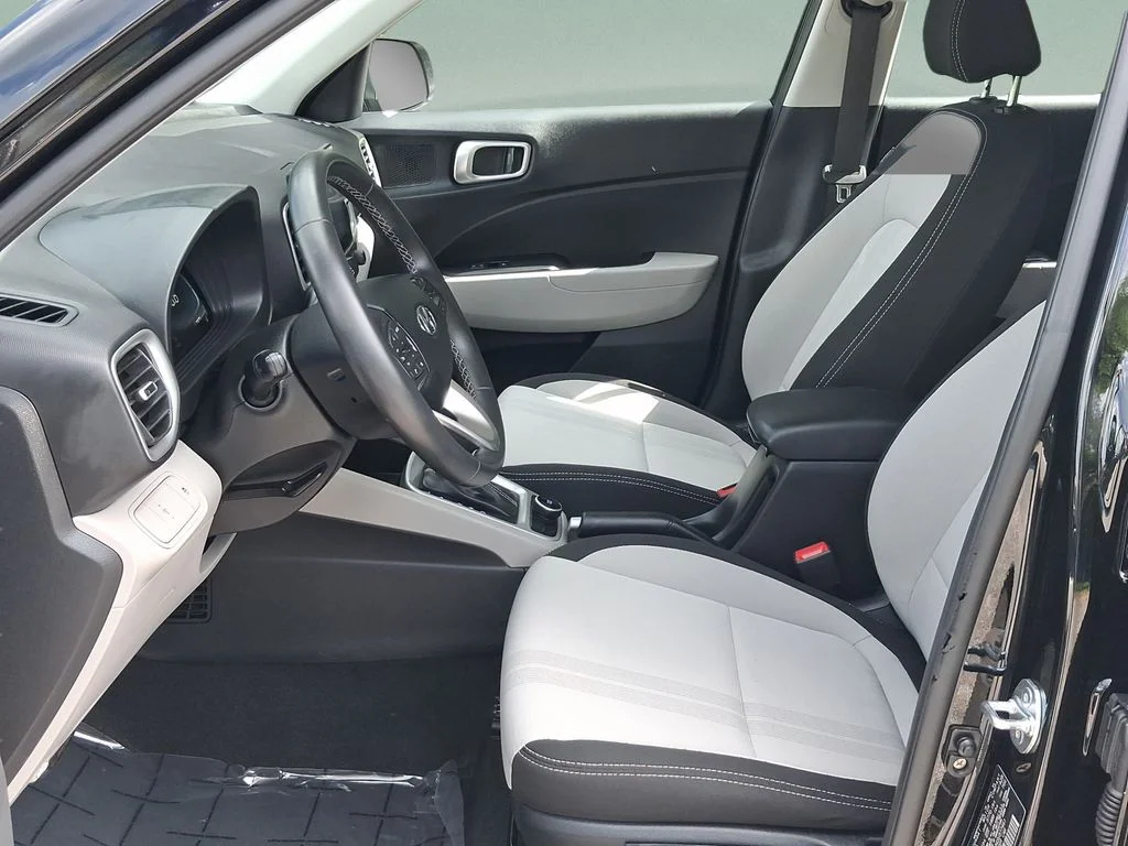 Used 2025 Onyx Black Hyundai SEL image 18