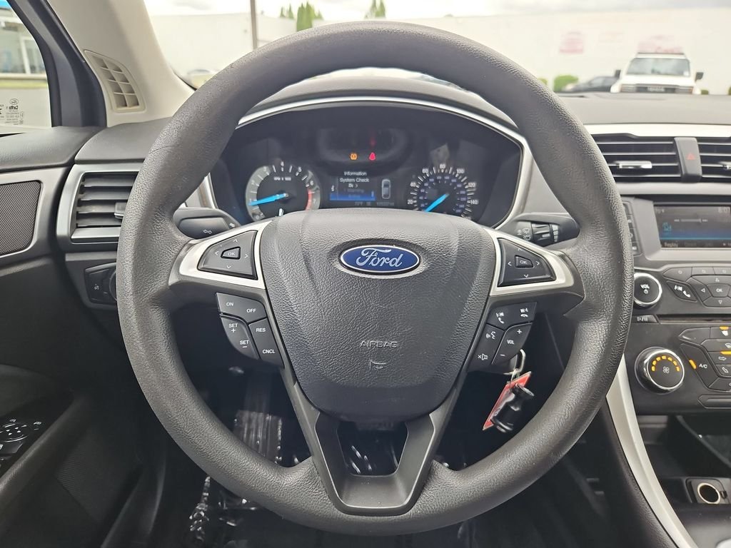 Used 2014 Blue Metallic Ford SE image 14