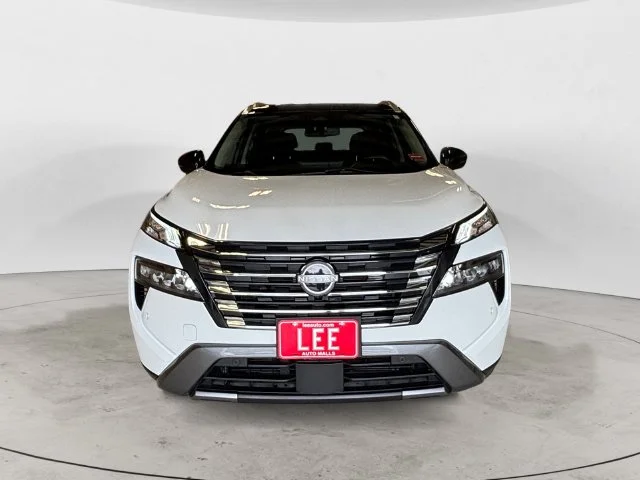 Used 2024 White Nissan SL image 8