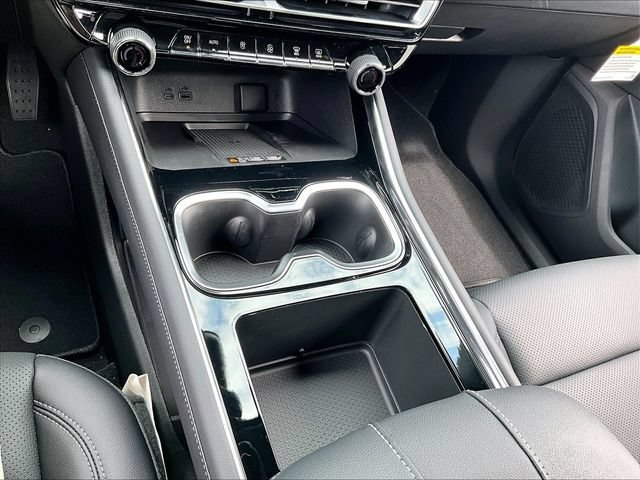2027 Chevrolet Traverse LT - Photo 16