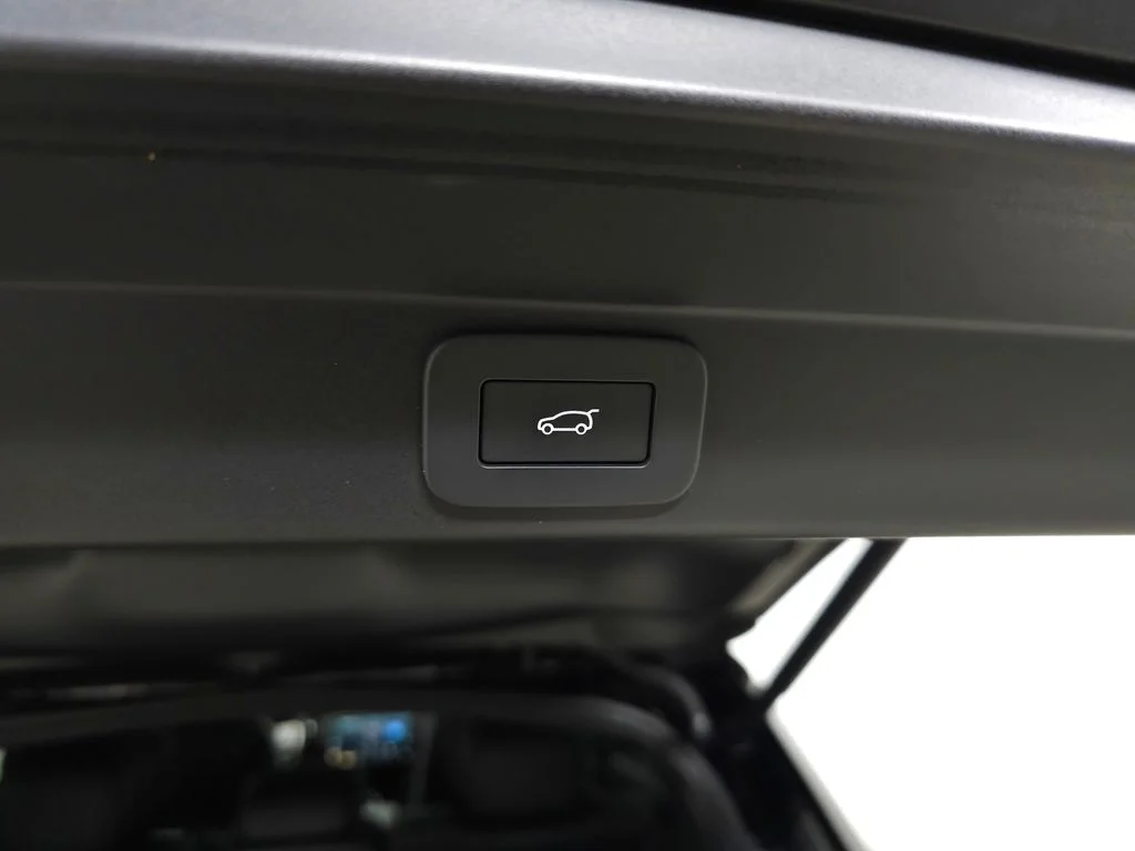 Certified Used 2025 Gray Land Rover Autobiography image 6