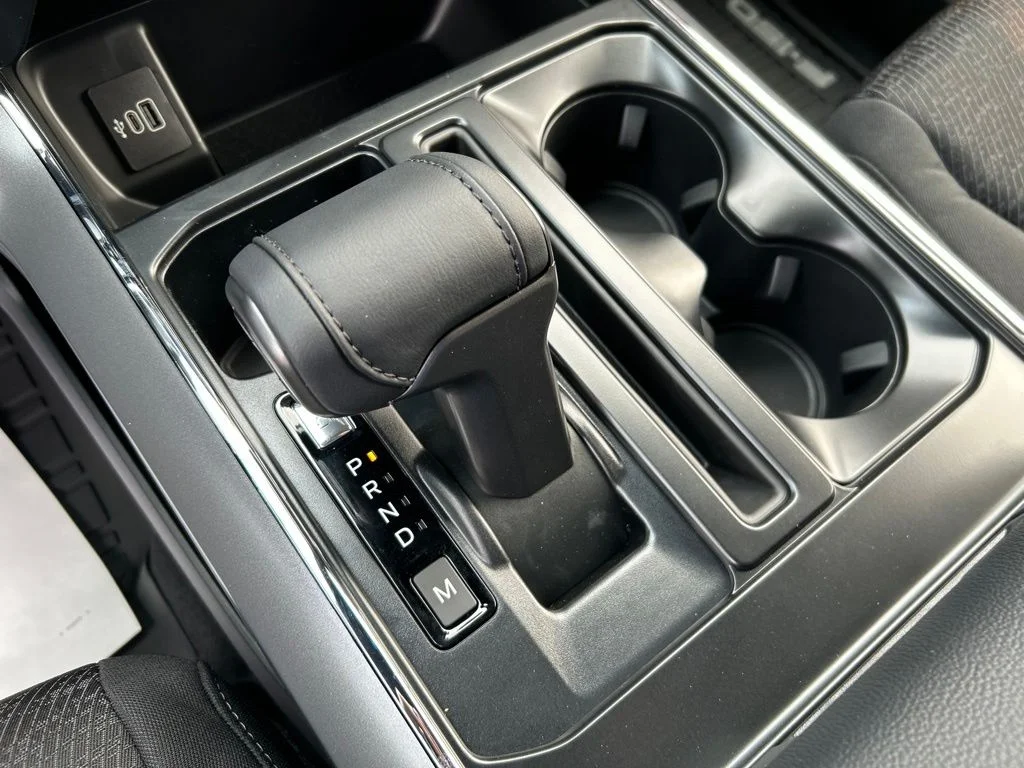 New 2026 Agate Black Metallic Ford XLT image 22
