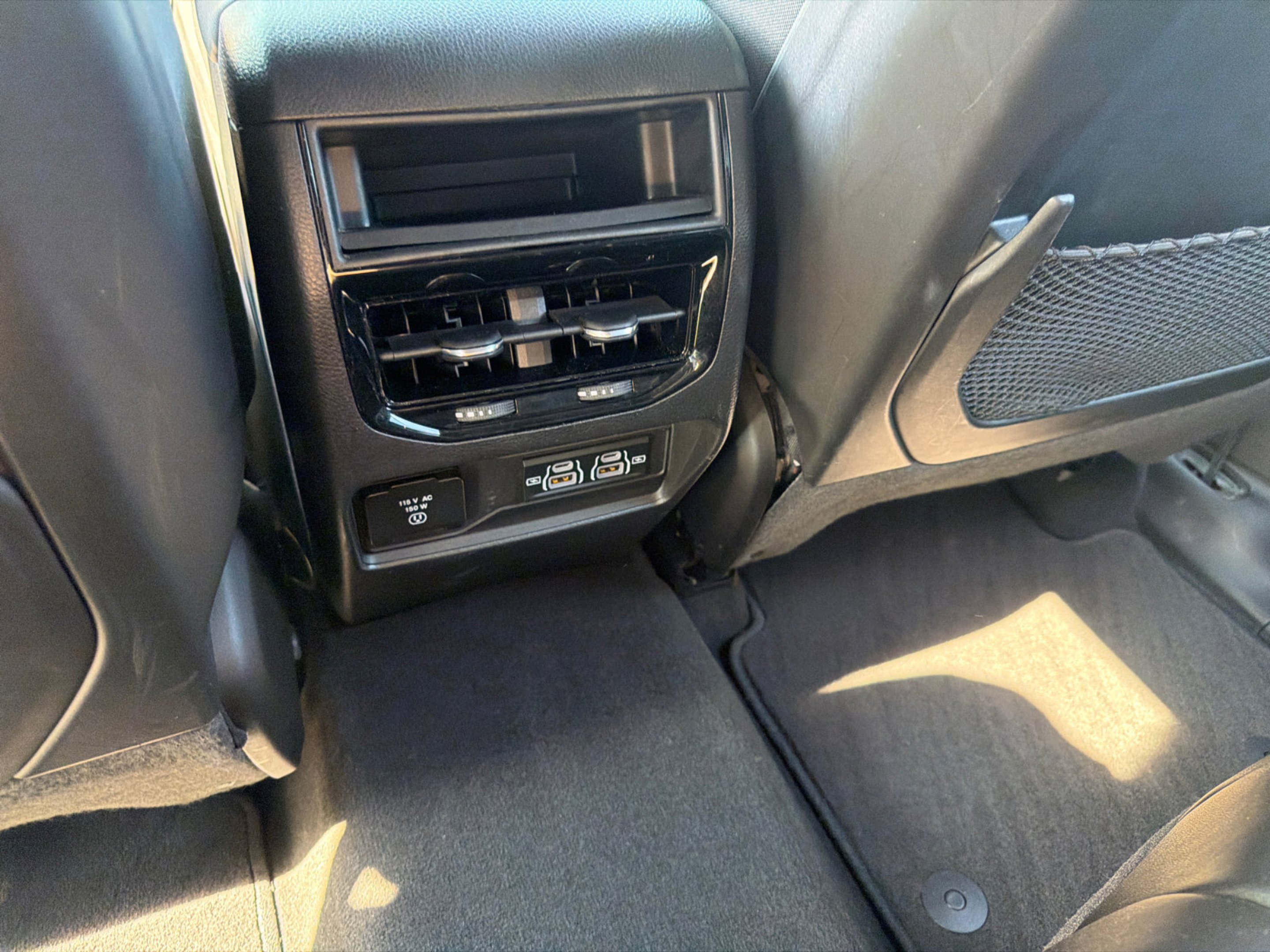 Used 2023 Diamond Black Jeep Altitude image 11