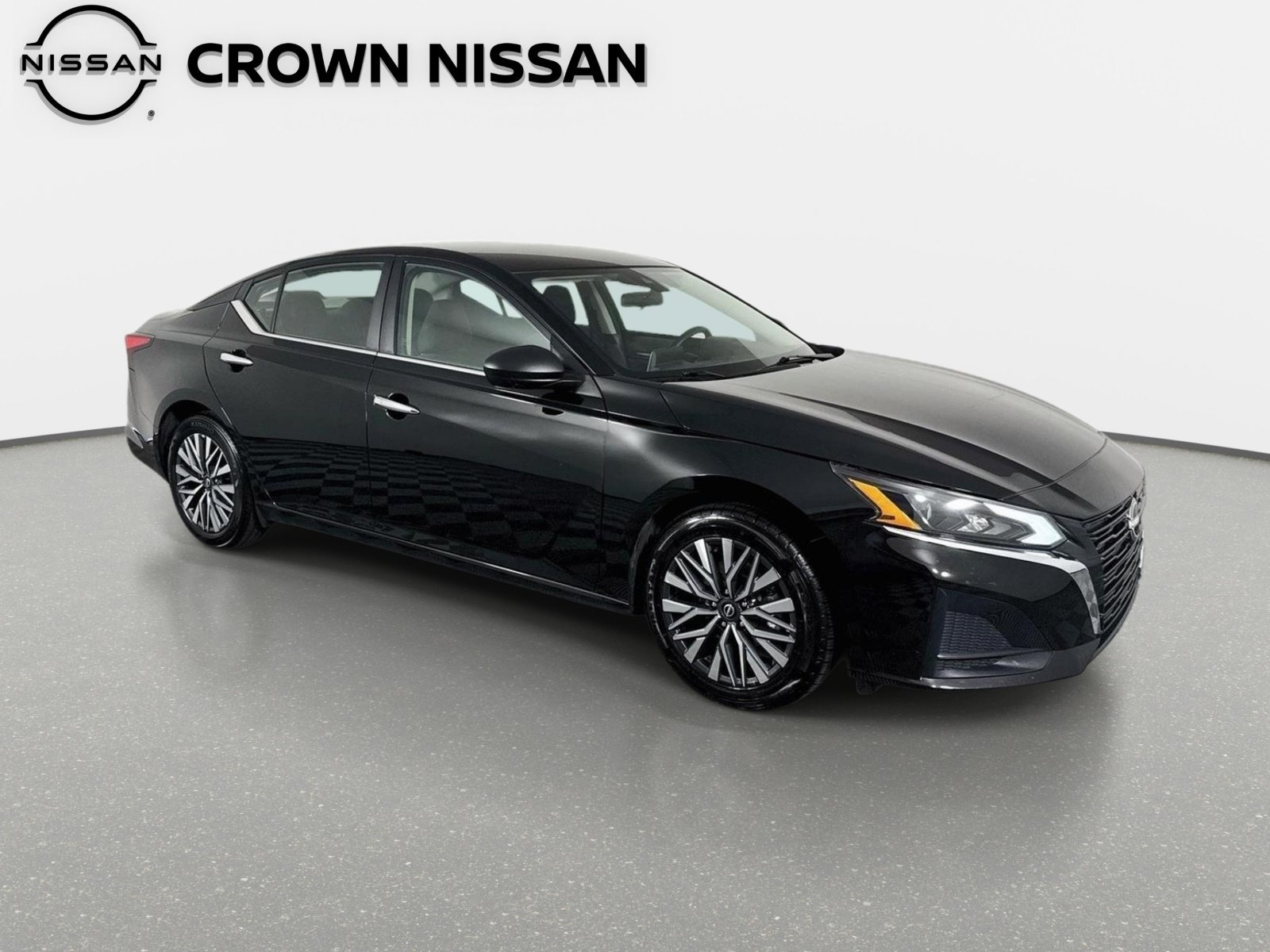Used 2025 Super Black Nissan SV image 3