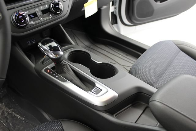 New 2026 Summit White Buick Preferred image 21