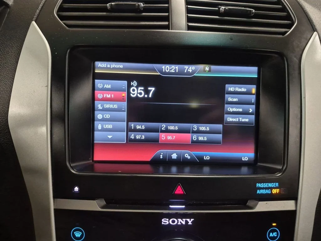 Used 2015 Ingot Silver Ford Limited image 35
