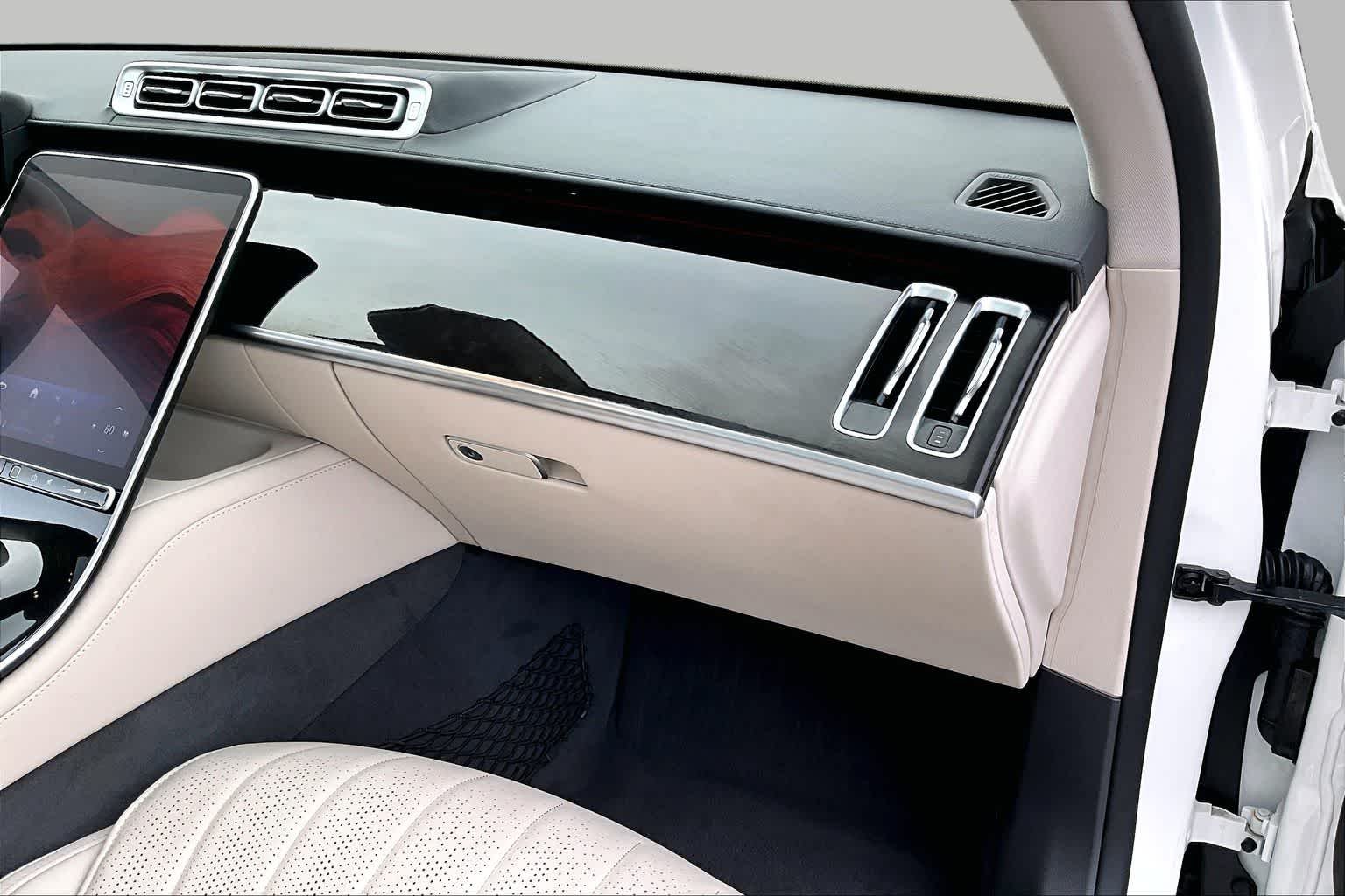 Used 2023 MANUFAKTUR Diamond White Mercedes-Benz S 500 image 19