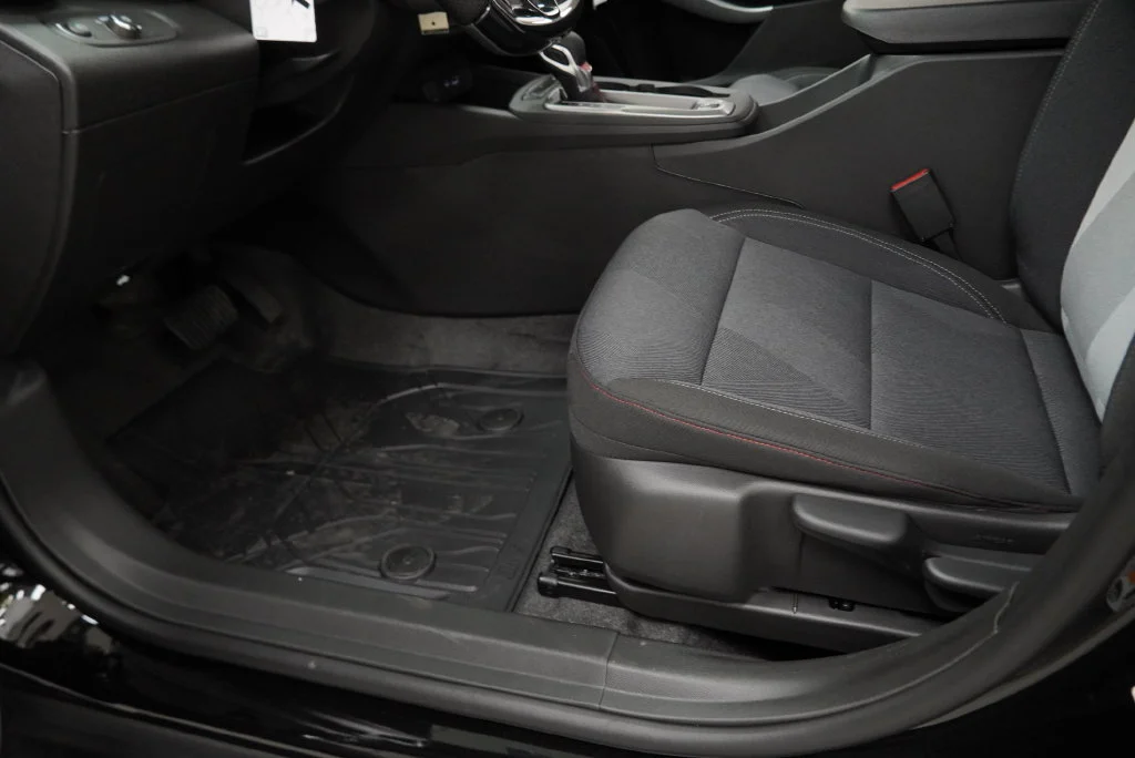 New 2026 Mosaic Black Metallic Chevrolet 1RS image 30