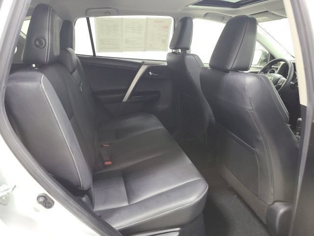 Used 2016 Classic Silver Metallic Toyota Limited image 17