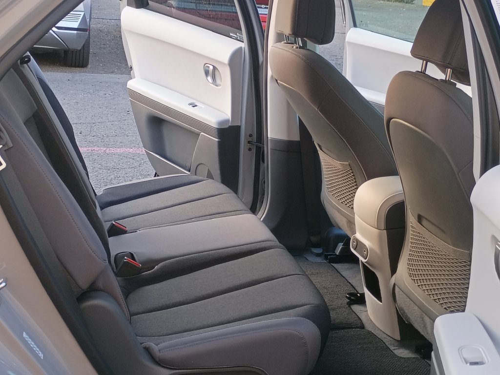 Certified Used 2023 Gray Hyundai SE image 19