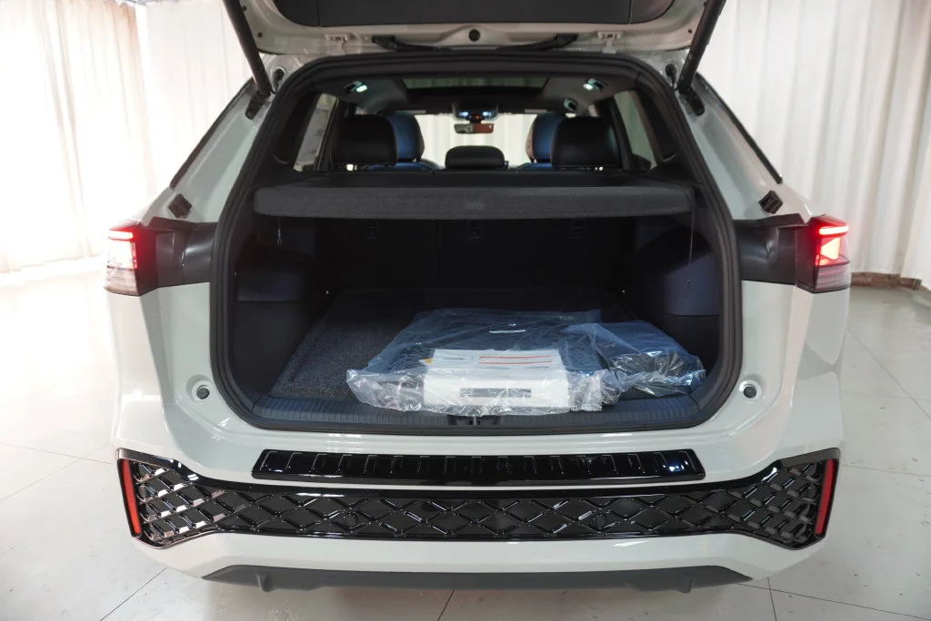 New 2026 Sandstone Volkswagen SEL R-Line Turbo image 32