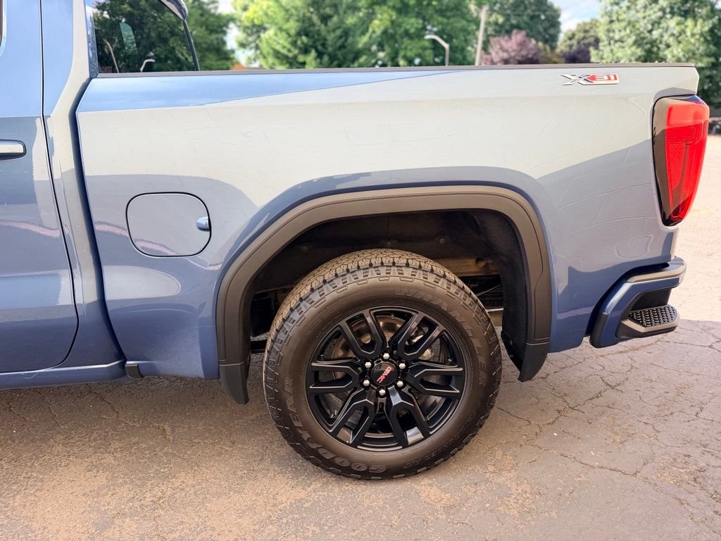 Used 2024 Downpour Metallic GMC Elevation image 9