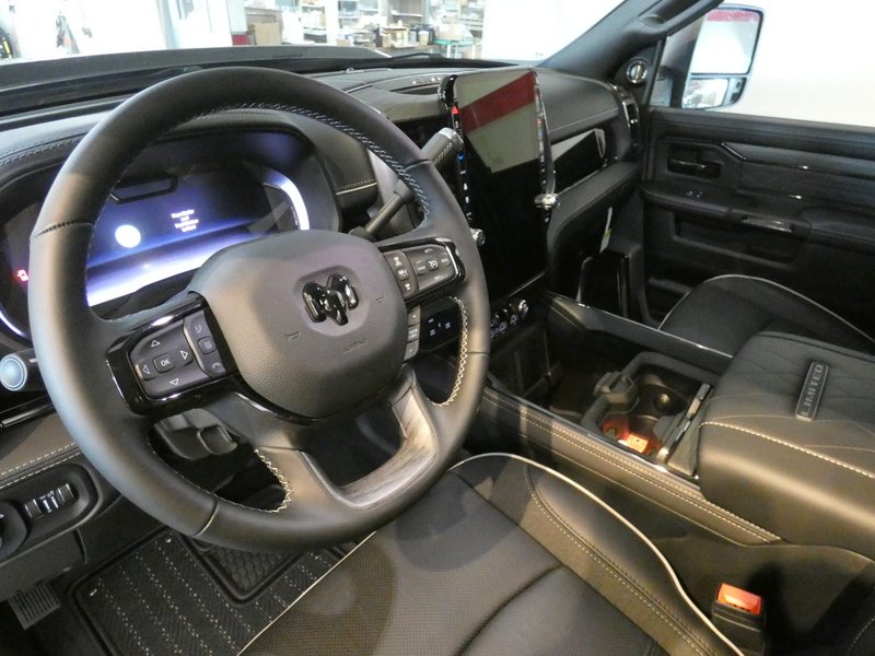 New 2026 Diamond Black Crystal Pearl-Coat Exterior Paint RAM Limited Crew Cab 8