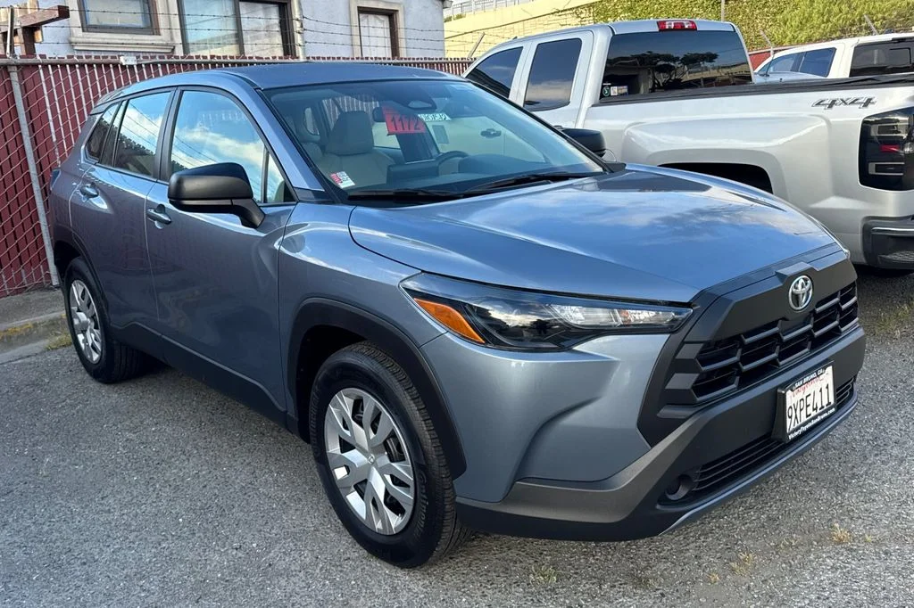 Used 2026  Toyota L image 2