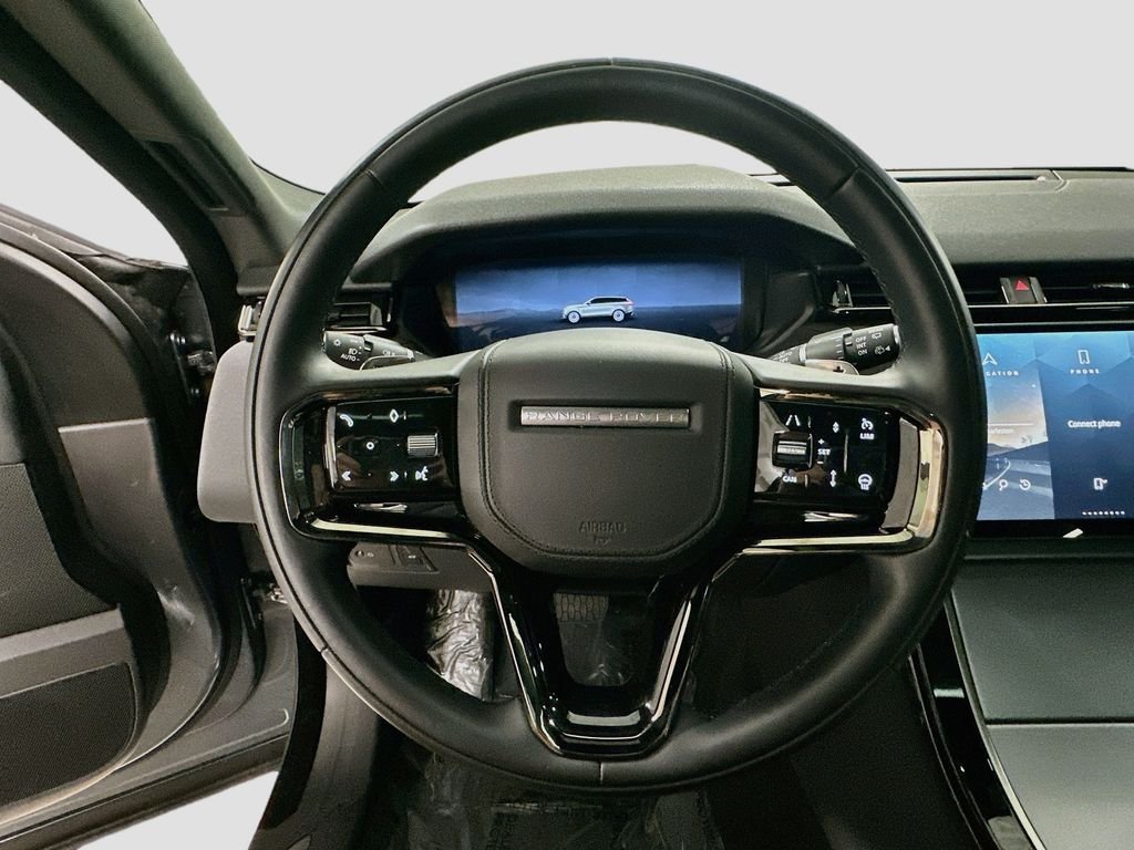 Used 2025  Land Rover S image 12