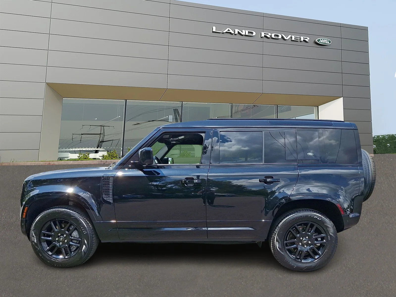Certified Used 2023 Santorini Black Metallic - 1AG Land Rover 110 SE image 6