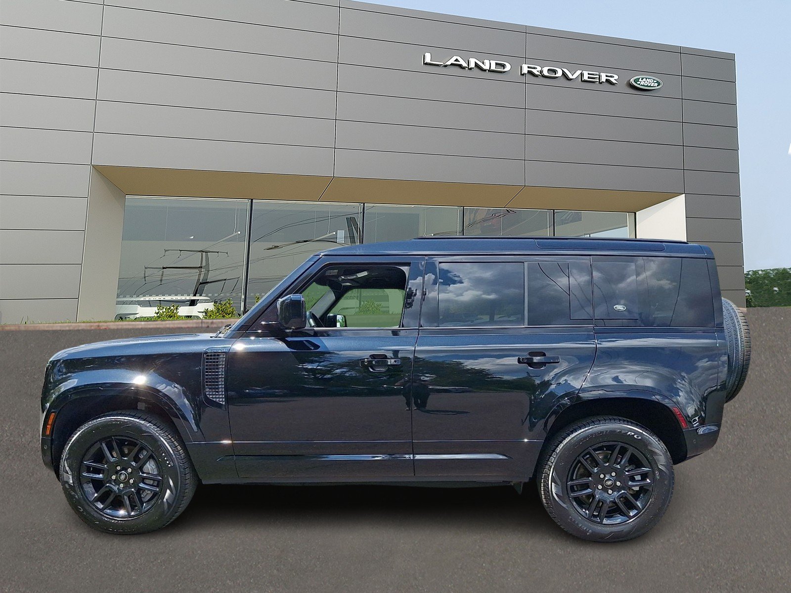 Certified Used 2023 Santorini Black Metallic - 1AG Land Rover 110 SE image 6