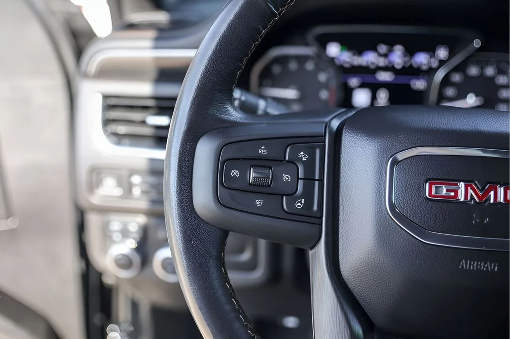 Used 2021 Black GMC AT4 image 17
