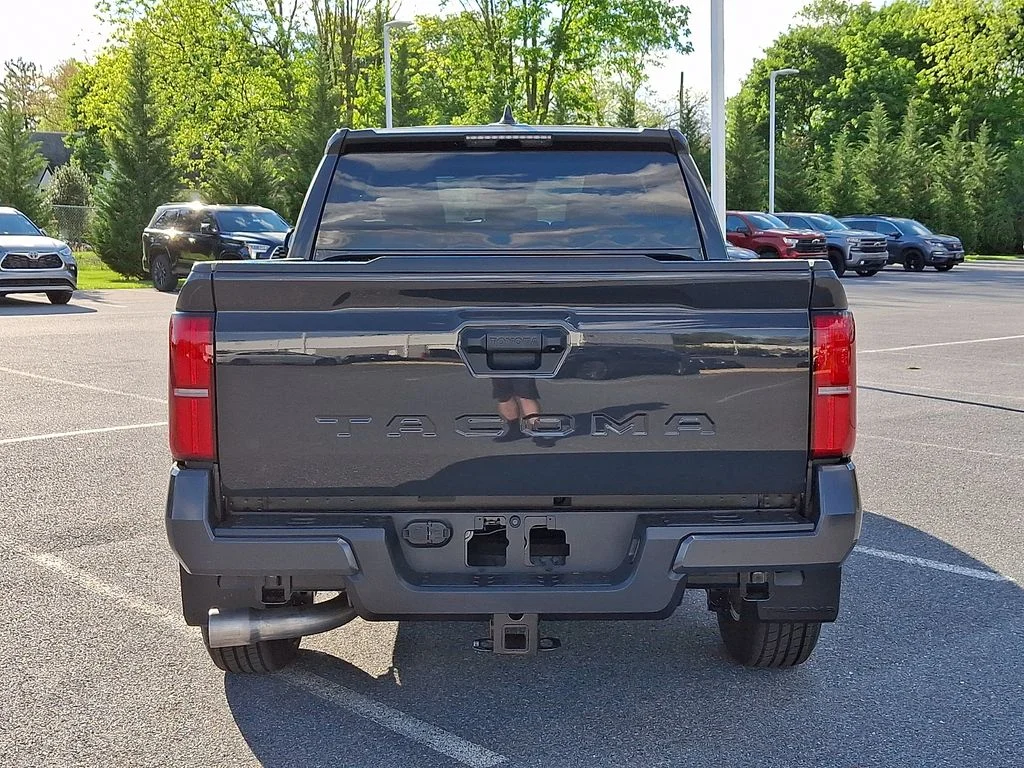 2026 Toyota Tacoma SR5 - Photo 7