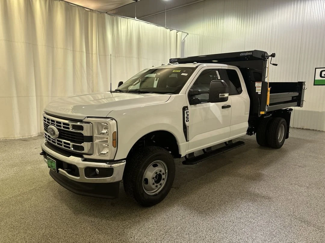 New 2026 Oxford White Ford F-350® XL image 4