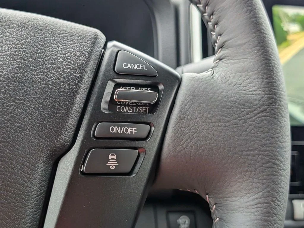 New 2026 Glacier White Nissan Crew Cab SV image 24