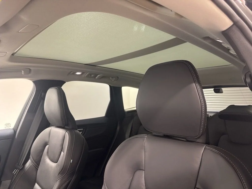 New 2026 Onyx Black Metallic Volvo T8 Ultra image 16