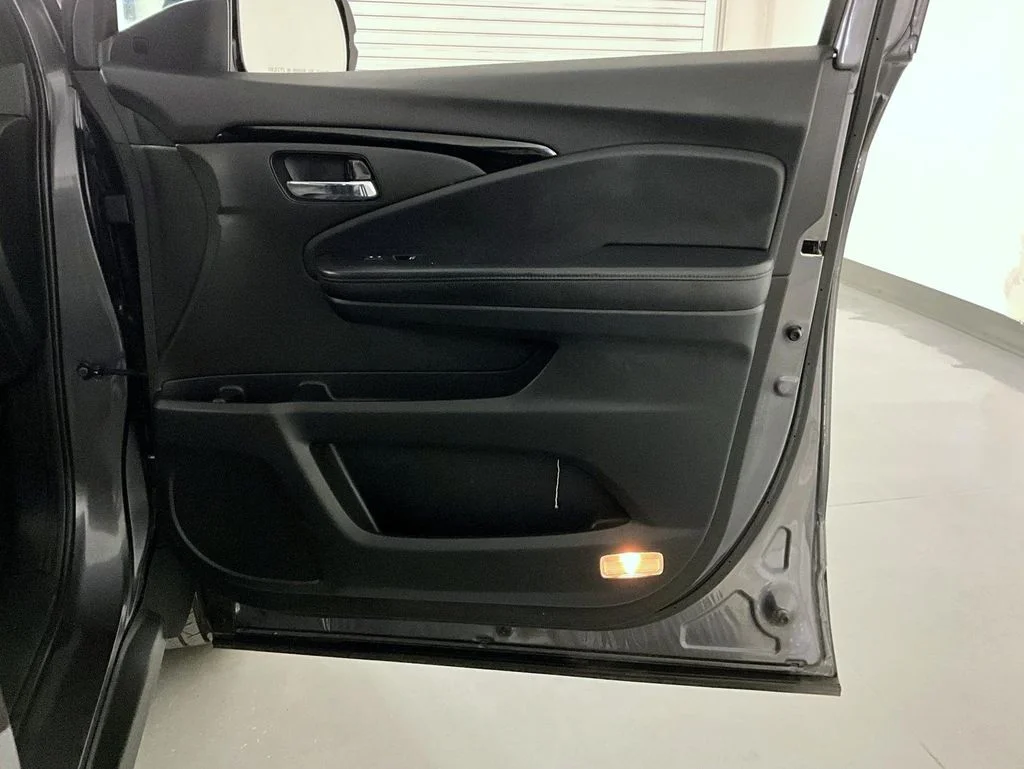 Certified Used 2021 Gray Honda Elite image 16