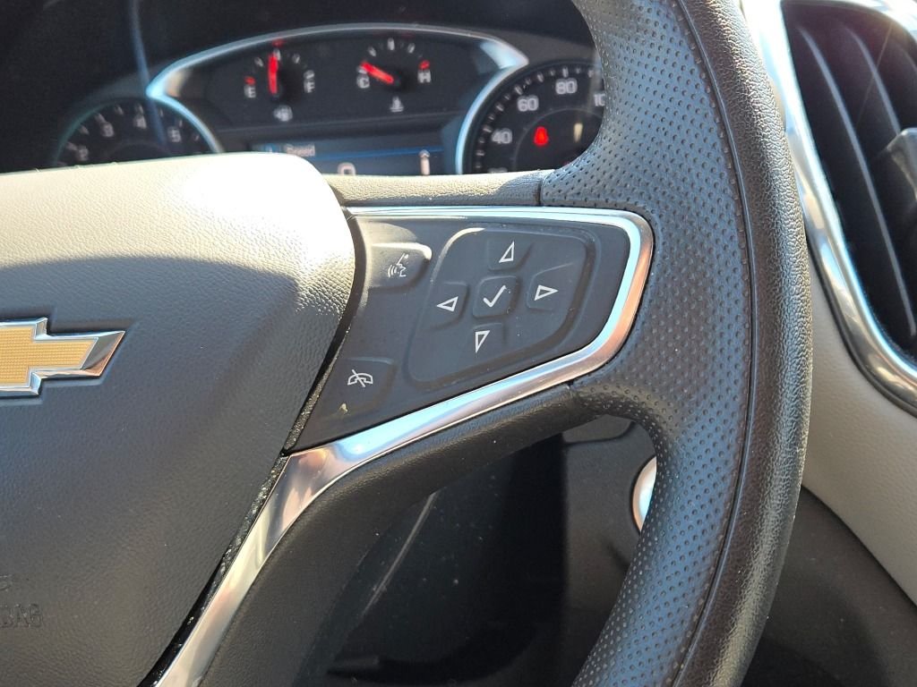 Used 2023 White Chevrolet LT image 27