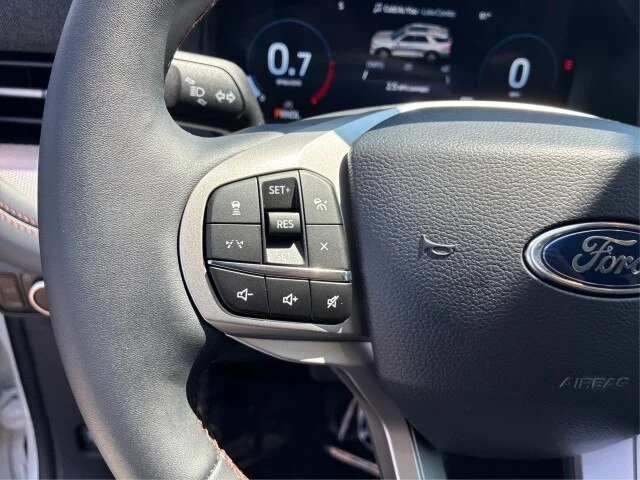 New 2026 Star White Metallic Tri-Coat Ford Active image 45