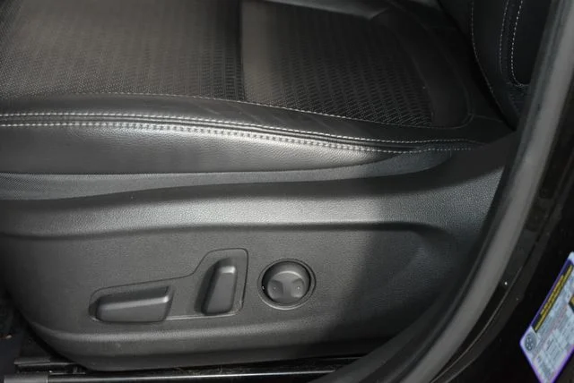 Used 2021 Black Hyundai Ultimate image 27