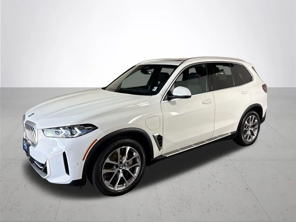 Used 2025 White BMW xDrive50e image 2
