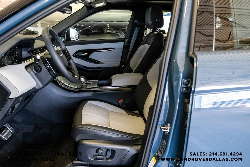 New 2026 Tribeca Blue Metallic Land Rover Hoxton Edition image 30