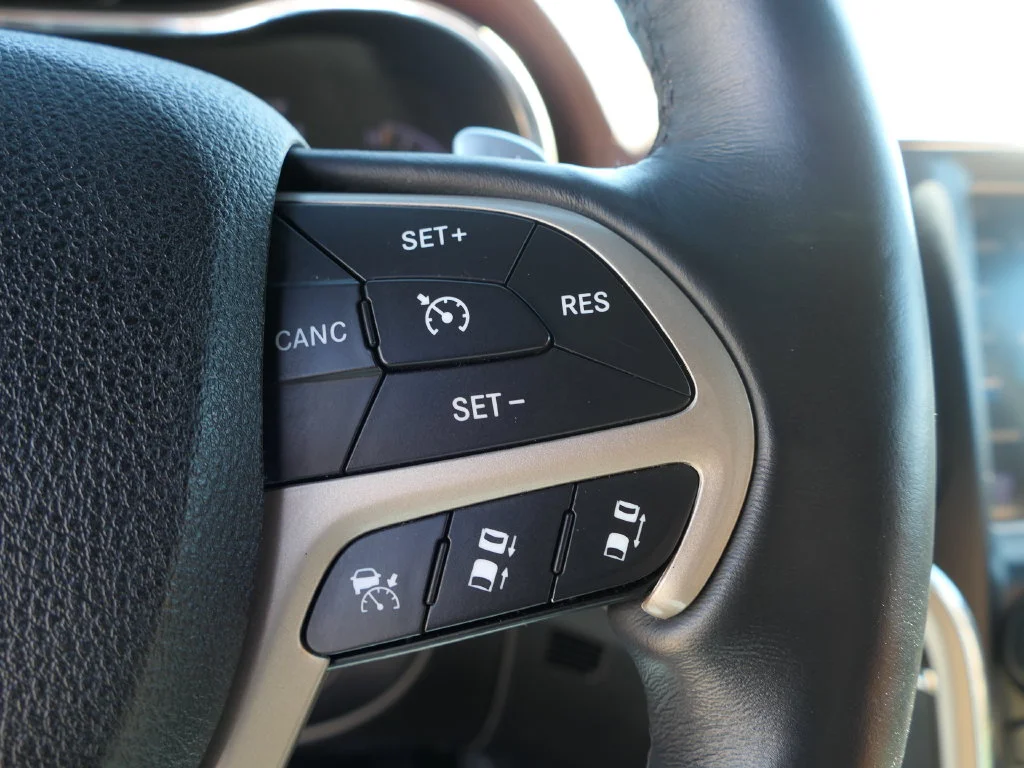 Certified Used 2017 Velvet Jeep Summit image 15