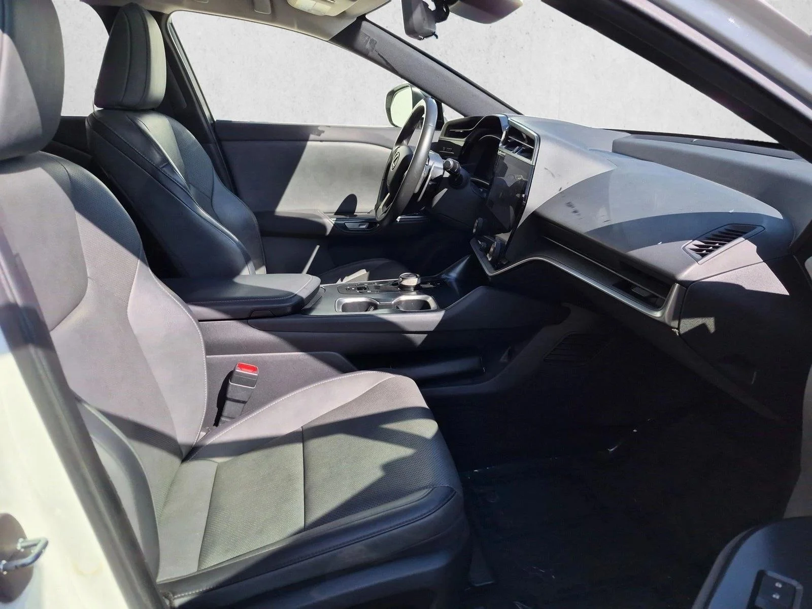 Used 2023 Eminent White Pearl Lexus RZ 450e Premium image 21