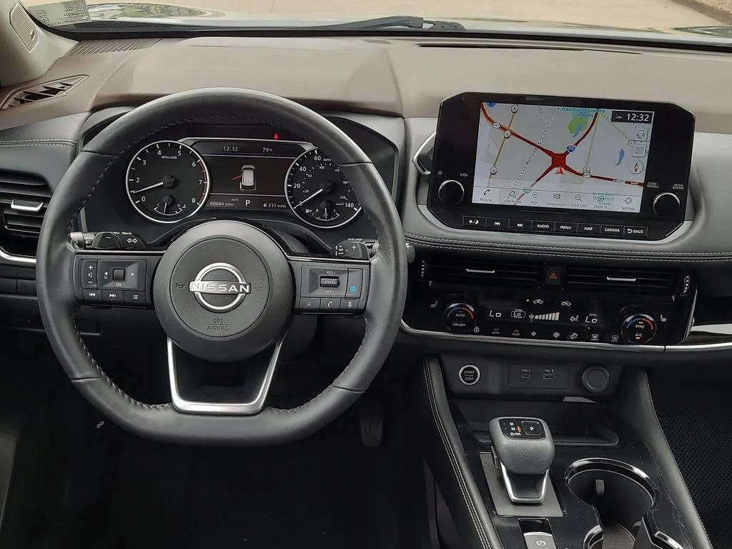 Used 2022 Gray Nissan SL image 19