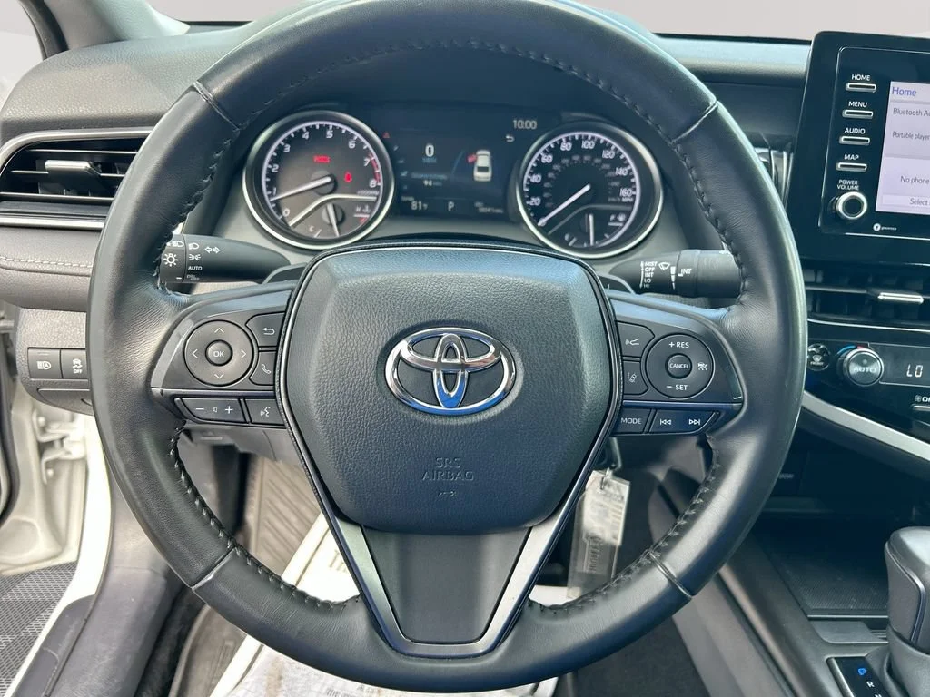 Used 2024  Toyota SE image 29