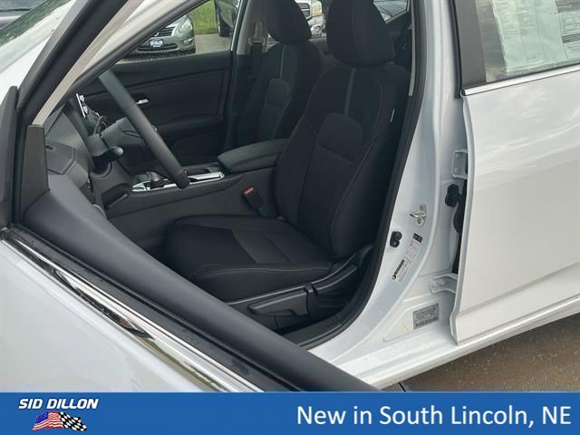 2025 Nissan Sentra SV - Photo 9