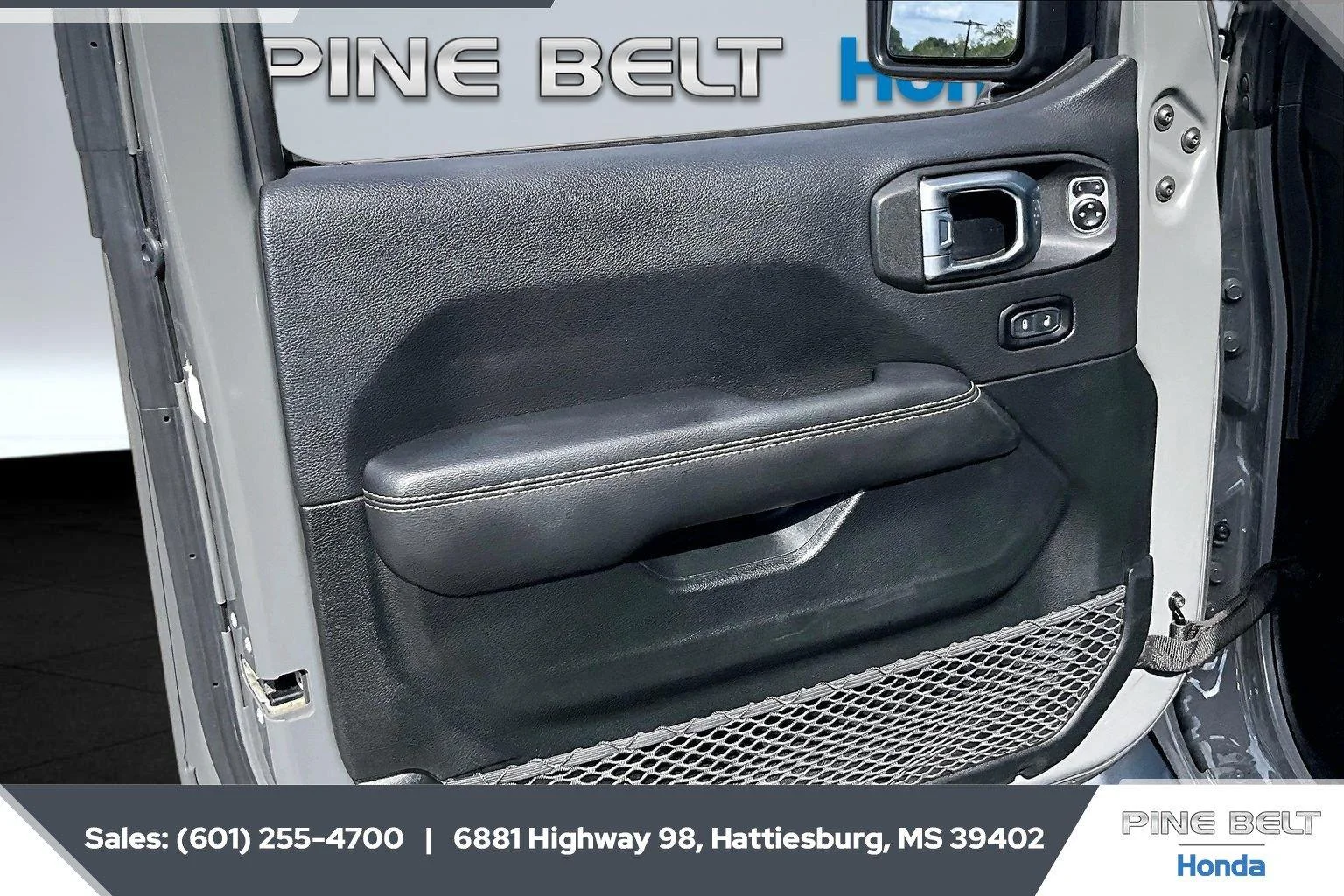 Used 2020 Sting-Gray Clearcoat Jeep Sahara image 17